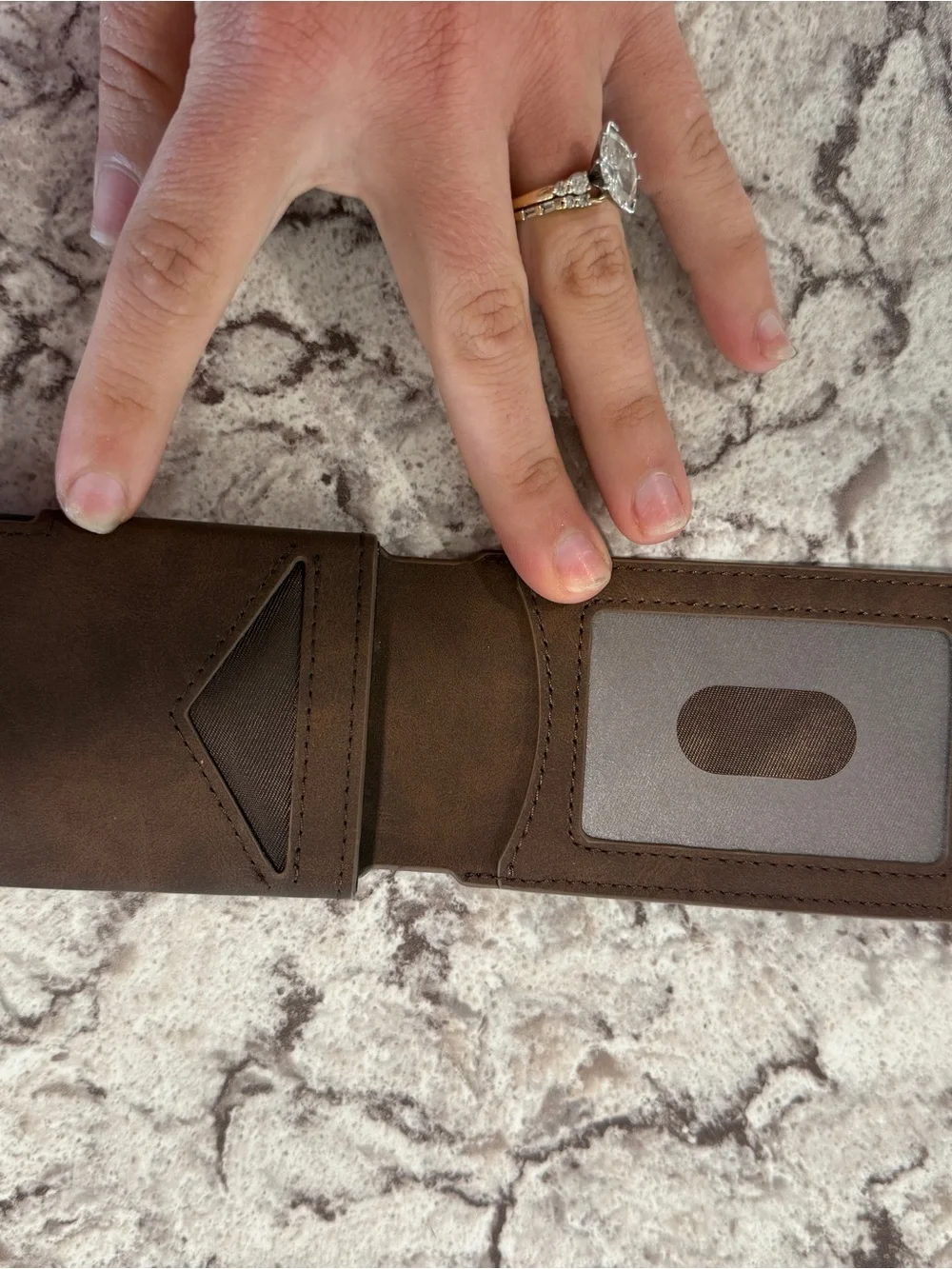Minimalist Brown Leather Money Clip Wallet - Picture 4 of 6